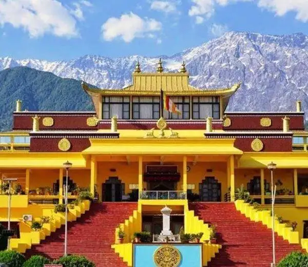 Tibetan-Monastery-dharamshala-