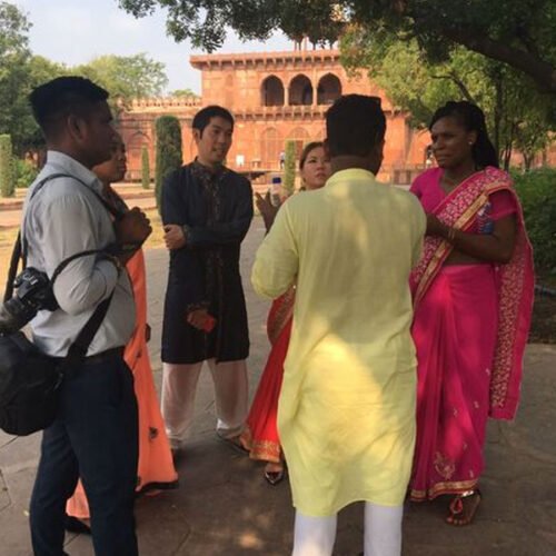 taj-mahal-guided-walkinbg-tour